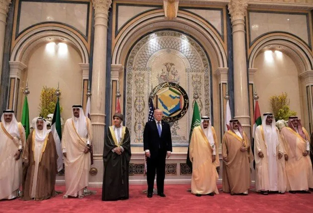 قادة دول الخليج يصلون إلى الرياض للمشاركة في القمة الأمريكية-الخليجية