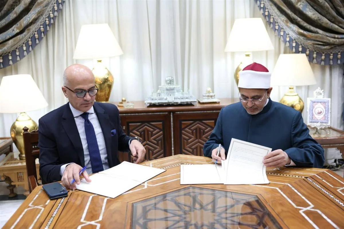 خلال اجتماع الإمام الطيب مع وزير التعليم العالي.. توقيع اتفاقية تعاون بين جامعتي الأزهر وعين شمس لدعم أهداف التنمية المستدامة. خلال اجتماع الإمام الطيب مع وزير التعليم العالي.. توقيع اتفاقية تعاون بين جامعتي الأزهر وعين شمس لدعم أهداف التنمية المستدامة.