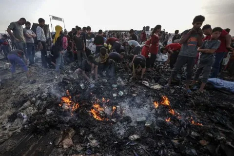 مخلفات إسرائيلية في غزة: “لعبة” مُفخخة تحول رحلة بحث عن الطعام إلى كارثة