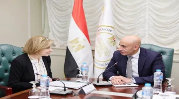وزير التعليم يستكشف فرصًا جديدة مع البنك الدولي لدمج البرمجة وتدريب المعلمين.