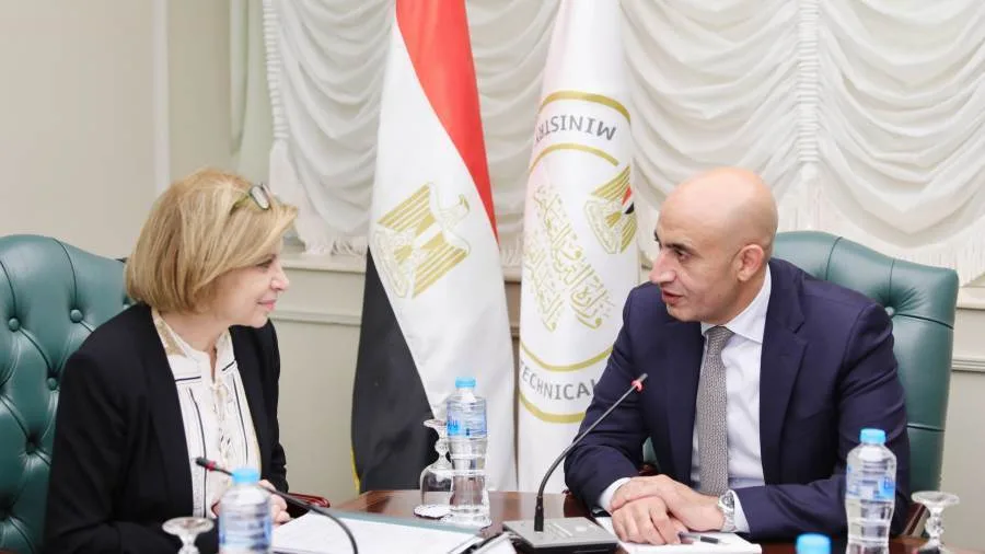 عبد اللطيف: استراتيجيته لدمج مبادئ البرمجة في المناهج التعليمية عبد اللطيف: استراتيجيته لدمج مبادئ البرمجة في المناهج التعليمية