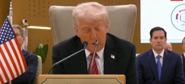 ترامب: بإمكان الرئيس اللبناني إقامة دولة مستقلة عن حزب الله ترامب: بإمكان الرئيس اللبناني إقامة دولة مستقلة عن حزب الله