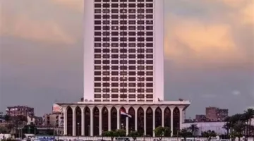 الخارجية: مصر تراقب الأحداث الأخيرة في ليبيا وندعو المصريين هناك إلى اتخاذ الحيطة والحذر.
