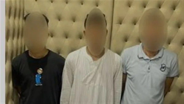 إلقاء القبض على 3 أفراد بتهمة تبييض 280 مليون جنيه من تجارة المخدرات إلقاء القبض على 3 أفراد بتهمة تبييض 280 مليون جنيه من تجارة المخدرات