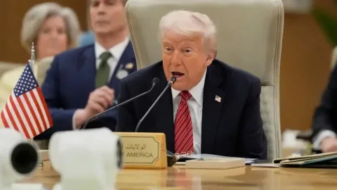 خلال القمة بين دول الخليج وأمريكا.. ترامب يتطلع إلى إبرام اتفاق مع إيران وانضمام دول جديدة إلى “اتفاقيات أبراهام” ويشير إلى فرصة للبنان.
