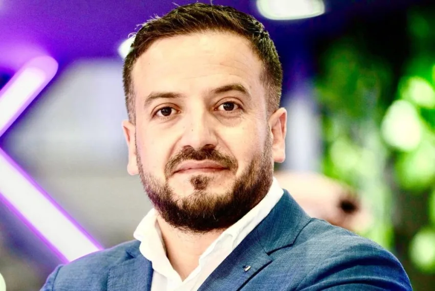 تجاوز الحدود: الحوسبة السحابية الهجينة المتعددة كوسيلة لتحقيق المرونة الفعلية