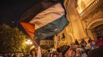 تونس: طالب من غزة يتجاوز حصار إسرائيل ويحصل على درجة الدكتوراه عبر الإنترنت
