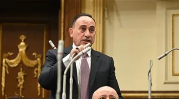 نائب يتحدث عن زيادة الرواتب: “ما تقدمه الدولة باليد اليمنى يختطفه التجار باليد اليسرى”