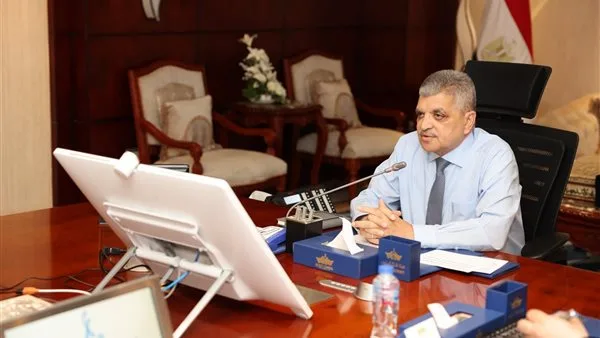 “ميرسك” تبرز أهمية قناة السويس وتثني على التخفيضات والحوافز الجديدة للعبور