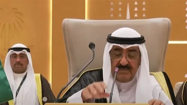 أمير الكويت: من الضروري إيجاد حل عادل وكامل للقضية الفلسطينية وضمان الأمن والاستقرار في سوريا. أمير الكويت: من الضروري إيجاد حل عادل وكامل للقضية الفلسطينية وضمان الأمن والاستقرار في سوريا.
