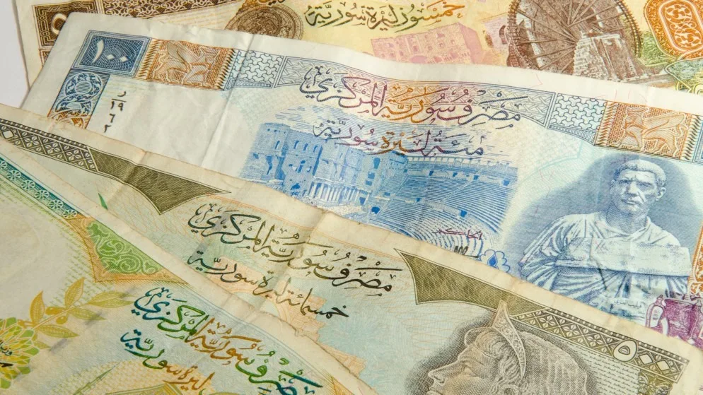 الليرة السورية تحقق قفزة ملحوظة مقابل الدولار اليوم الأربعاء 14 مايو 2025.. ما هو سعرها الآن؟ الليرة السورية تحقق قفزة ملحوظة مقابل الدولار اليوم الأربعاء 14 مايو 2025.. ما هو سعرها الآن؟