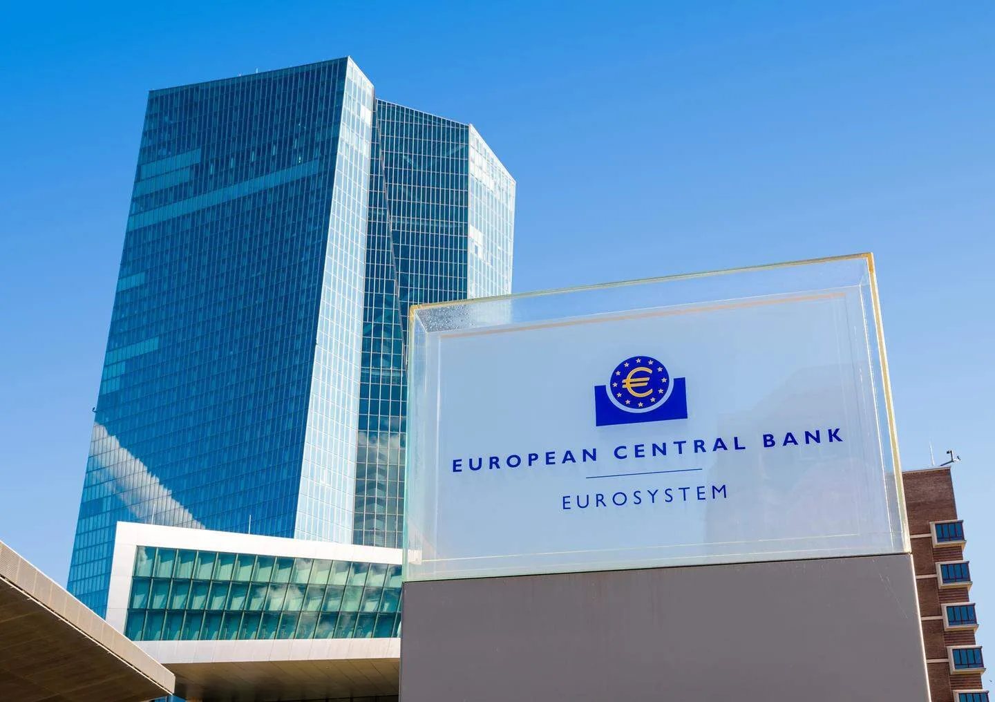 عضو في البنك المركزي الأوروبي: من الممكن أن نخفض أسعار الفائدة إلى ما دون 2% عضو في البنك المركزي الأوروبي: من الممكن أن نخفض أسعار الفائدة إلى ما دون 2%