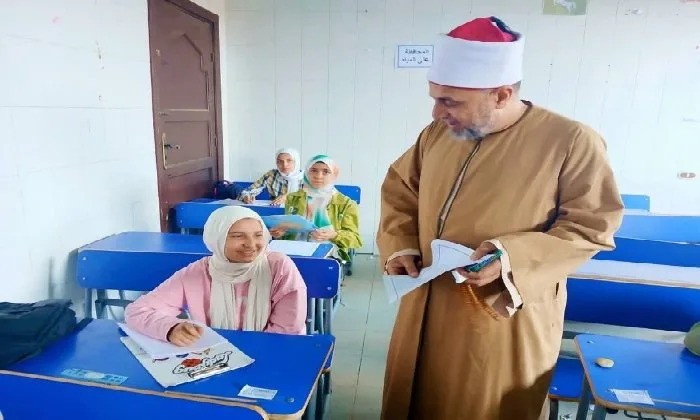 الفقه والنحو والصرف يجلبان السعادة لطلاب الإعدادية الأزهرية في الشرقية الفقه والنحو والصرف يجلبان السعادة لطلاب الإعدادية الأزهرية في الشرقية