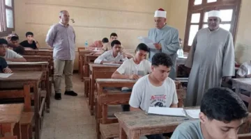 في اليوم الأول، رئيس المنطقة الأزهرية بالقليوبية يراقب امتحانات الشهادتين الابتدائية والإعدادية.