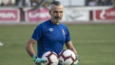 خالد الغندور: خوسيه ريفيرو يرفض بقاء ميشيل يانكون في الطاقم الفني الجديد للنادي الأهلي.