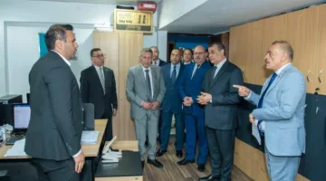 وزير الإنتاج الحربي يزور شركة المشروعات والاستشارات الهندسية لمتابعة سير العمل