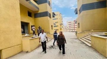 مسؤولو الإسكان يقومون بجولة تفقدية لمشاريع التطوير في منطقة أرض مطار إمبابة