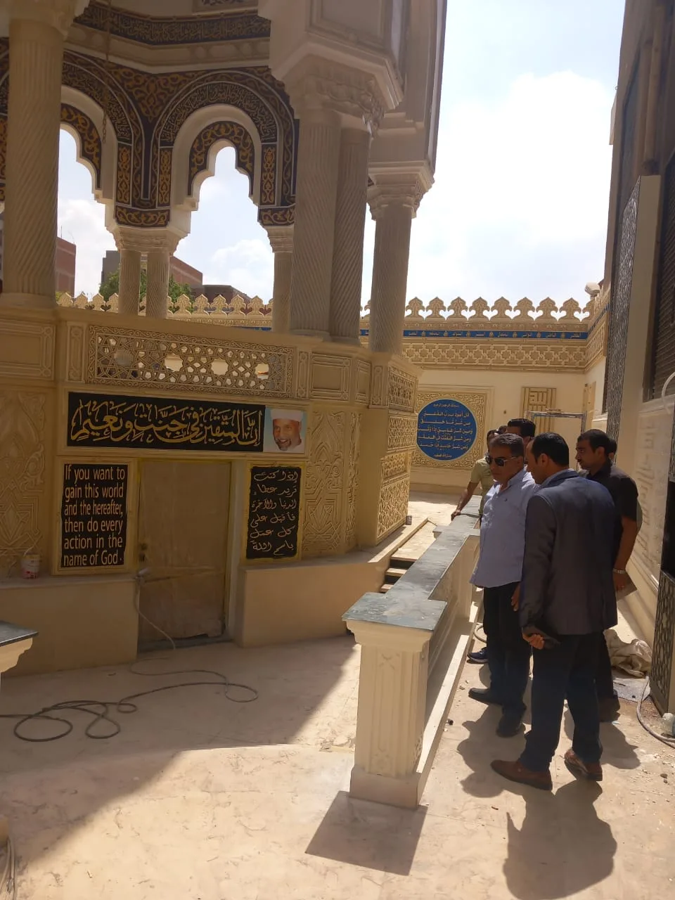 محافظ الدقهلية يقوم بزيارة ميدانية لمتابعة أعمال تطوير ضريح الإمام الشعراوي في دقادوس محافظ الدقهلية يقوم بزيارة ميدانية لمتابعة أعمال تطوير ضريح الإمام الشعراوي في دقادوس