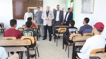 محافظ بني سويف يُحوّل إدارات مدرستين إلى التحقيق بسبب نقص الانضباط وسوء الإدارة.