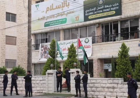 “تحت طائلة المسؤولية”: إعلان “هام” في الأردن: “على من يمتلك أموالًا أو عقارات مرتبطة بالإخوان مراجعة اللجنة للتسوية خلال شهر فقط” … بعد الحظر، تبدأ مواجهة جديدة.