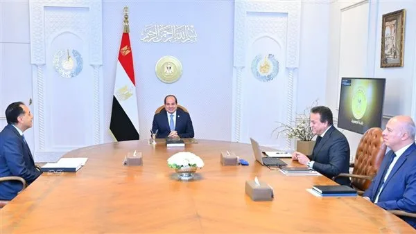 السيسي يطالب الحكومة بالبحث في إمكانية إضافة الذكاء الاصطناعي كمادة أساسية في المناهج الدراسية. السيسي يطالب الحكومة بالبحث في إمكانية إضافة الذكاء الاصطناعي كمادة أساسية في المناهج الدراسية.