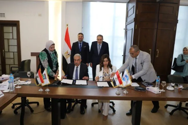 غرفة تجارة الإسكندرية تستقبل كبار مسؤولي التأمين الصحي الشامل غرفة تجارة الإسكندرية تستقبل كبار مسؤولي التأمين الصحي الشامل