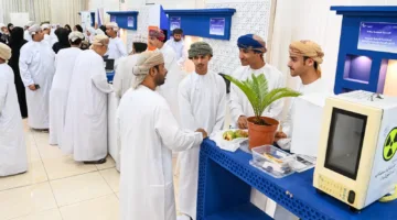 ابتكارات طلابية واعدة في مجالي الأمن السيبراني ومكافحة الأحياء الدقيقة في صلالة