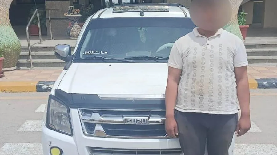 تسليط الضوء على تفاصيل انتشار فيديو يظهر سائقاً يقوم بحركات استعراضية في الشرقية تسليط الضوء على تفاصيل انتشار فيديو يظهر سائقاً يقوم بحركات استعراضية في الشرقية