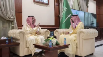 هيئة الهلال الأحمر في القصيم تقدم شهادة الالتزام بالإسعاف في مقر محافظة عنيزة ضمن مشروع معاذ