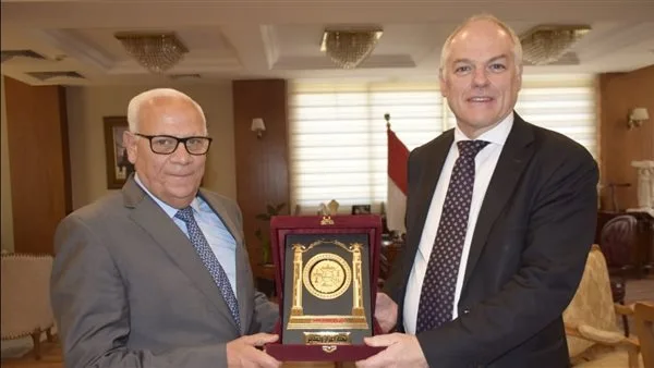 السفير الأسترالي في القاهرة: استثمارات حالية تبلغ 70 مليون دولار في مصر… ومفاوضات لعقود بمليارات الدولارات. السفير الأسترالي في القاهرة: استثمارات حالية تبلغ 70 مليون دولار في مصر… ومفاوضات لعقود بمليارات الدولارات.