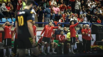كريم هنداوي يُشارك لفض نزاع بين الأهلي والترجي التونسي في نهائي السوبر الإفريقي لكرة اليد