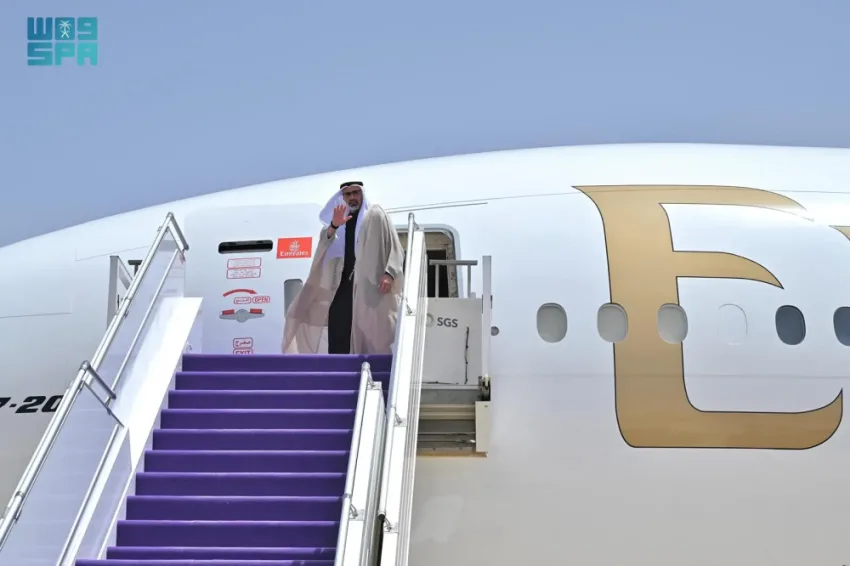 ولي عهد أبوظبي يرحل عن الرياض