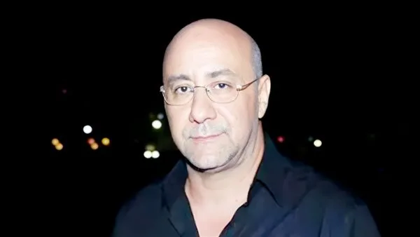 الشاعر بهاء الدين محمد يجري عملية جراحية دقيقة ويطمئن متابعيه بشأن صحته.