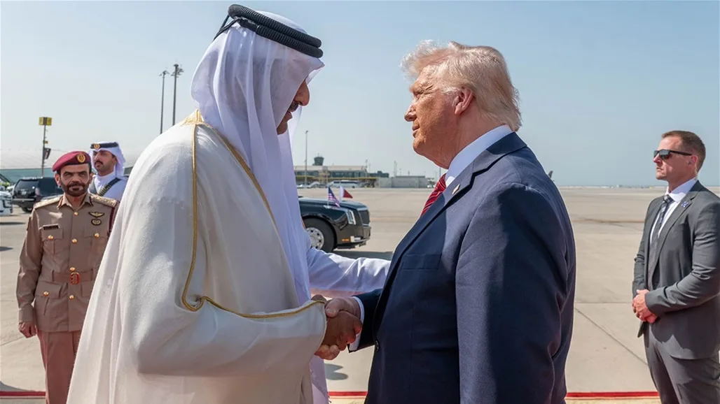 أمير قطر والرئيس الأمريكي يشهدان توقيع مجموعة من الاتفاقيات الثنائية.