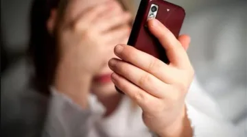 حكم بالسجن 3 سنوات على شاب بتهمة ابتزاز فتاة من قنا بصورة خاصة بعد أن خدعها بعرض وظيفة وهددها بالفضيحة.
