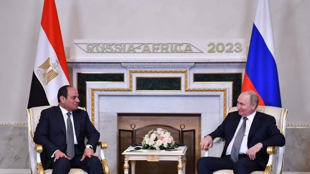 مصر وروسيا تتجهان نحو التخلي عن الدولار واليورو لصالح الجنيه والروبل في التبادلات التجارية المشتركة.