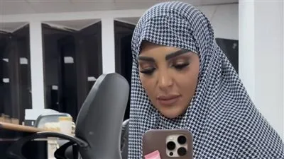سالي عبد السلام: أضع الماكياج والطلاء لأن لدي عمل ولا أريد أن أضيع وقت المغرب.