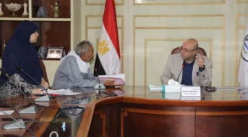 في جلسته الأسبوعية: محافظ بني سويف يستعرض شكاوى واحتياجات القرى والمواطنين