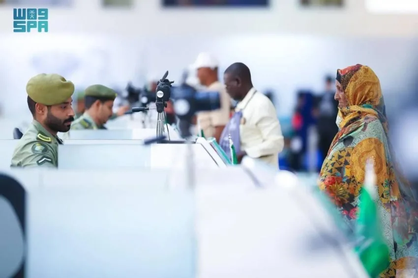 جوازات ميناء جدة تستقبل أولى رحلات الحجاج القادمين من السودان لأداء مناسك الحج