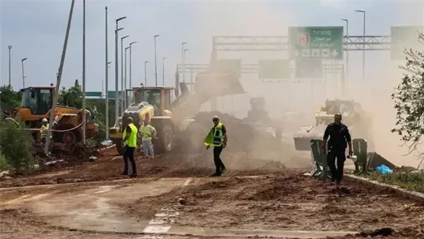 المنطقة تتأجج.. الحوثيون يهاجمون مطار بن غوريون وتحذيرات إسرائيلية بإخلاء 3 موانئ في اليمن