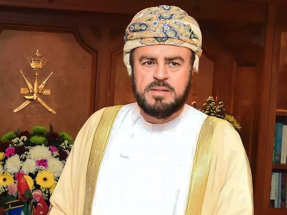نائب رئيس الوزراء العماني في القمة الخليجية الأمريكية: الروابط بين الخليج وأمريكا استراتيجية تمتد لزمن طويل