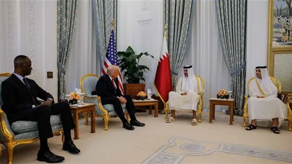 ترامب يتوجه إلى قصر لوسيل للمشاركة في عشاء عمل مع أمير قطر ترامب يتوجه إلى قصر لوسيل للمشاركة في عشاء عمل مع أمير قطر