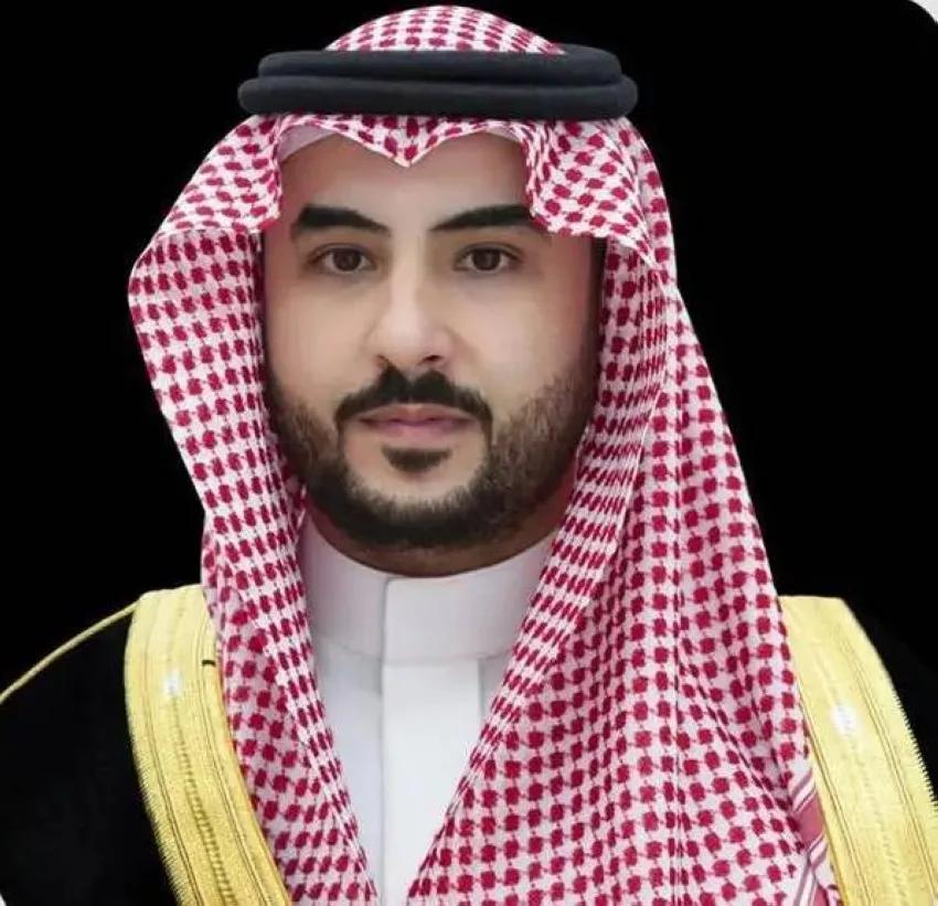 وزير الدفاع يجتمع مع صاحب السمو رئيس دولة الإمارات العربية المتحدة