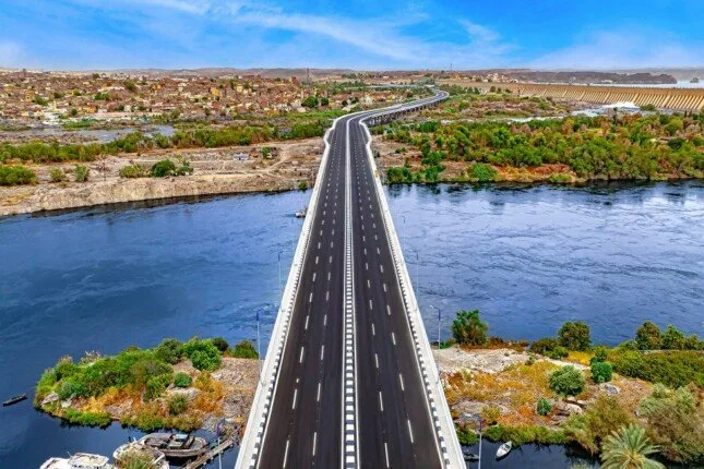 أول تصريح رسمي من وزارة النقل بشأن انهيار محور بديل خزان أسوان