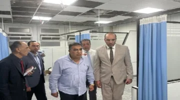 محافظ الدقهلية يزور مصابي حريق قرية أبو زاهر في المستشفى الدولي للاطمئنان عليهم