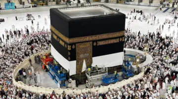 رفع ستارة الكعبة تحضيرًا لموسم الحج