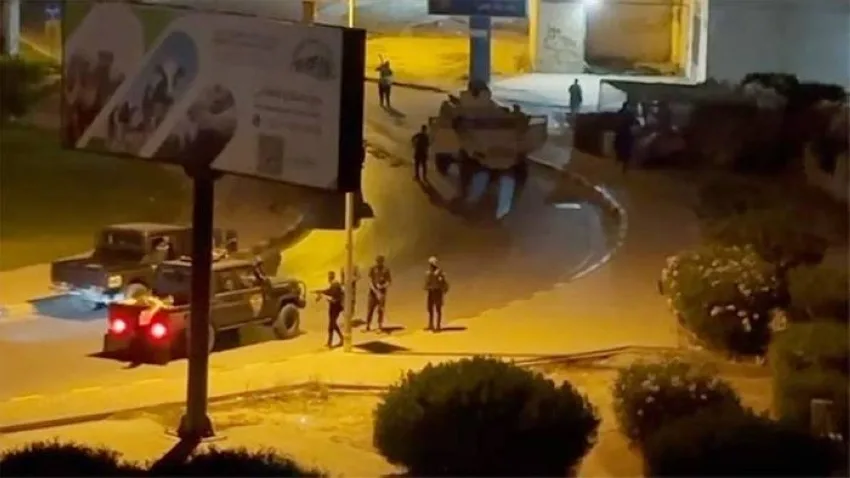 تجدد المواجهات بين الجماعات المسلحة في العاصمة الليبية تجدد المواجهات بين الجماعات المسلحة في العاصمة الليبية
