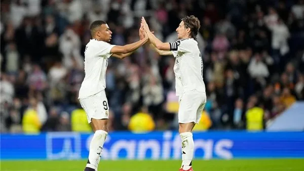 ريال مدريد يحقق انتصارًا مثيرًا على مايوركا ويؤجل حسم لقب الدوري لصالح برشلونة.