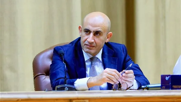 وزير التعليم يؤكد على أهمية الانتقاء الدقيق للمراكز المخصصة لاختبارات الـSAT.