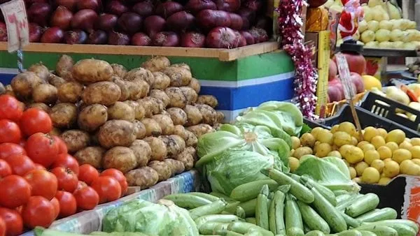 أسعار الفواكه والخضروات في سوق العبور بتاريخ الخميس 15 مايو 2025